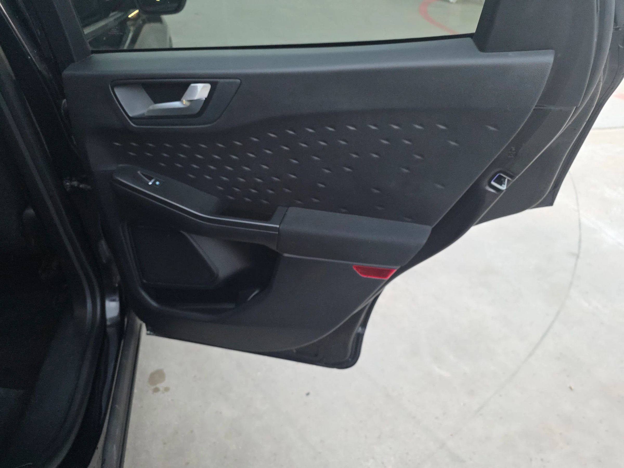 Used 2020 Ford Escape SE image 30