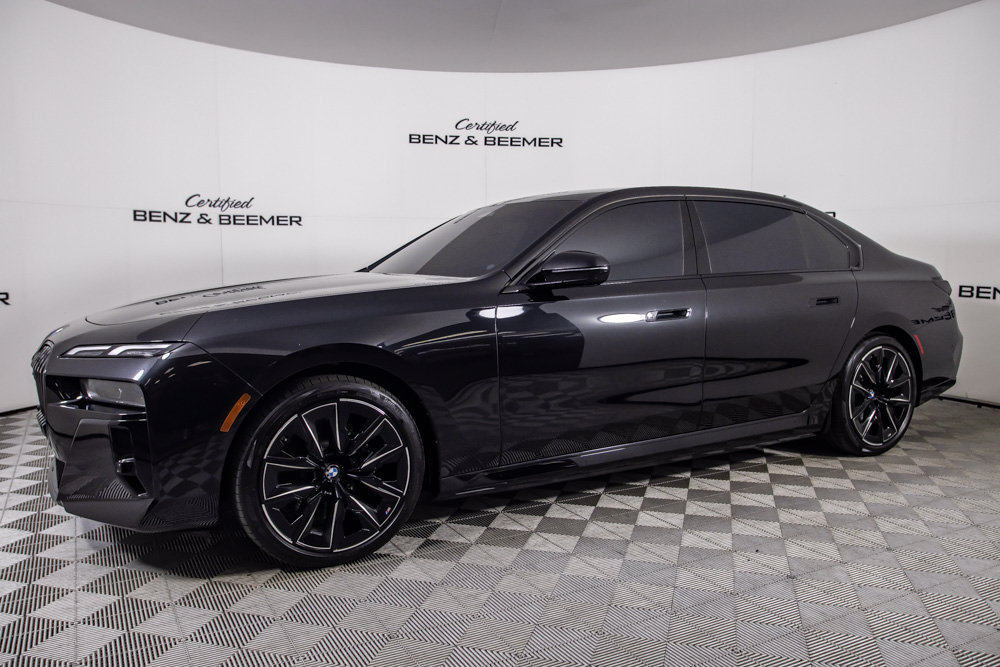 Used 2026 BMW i7 eDrive50 w/ M Sport Package RWD image 9