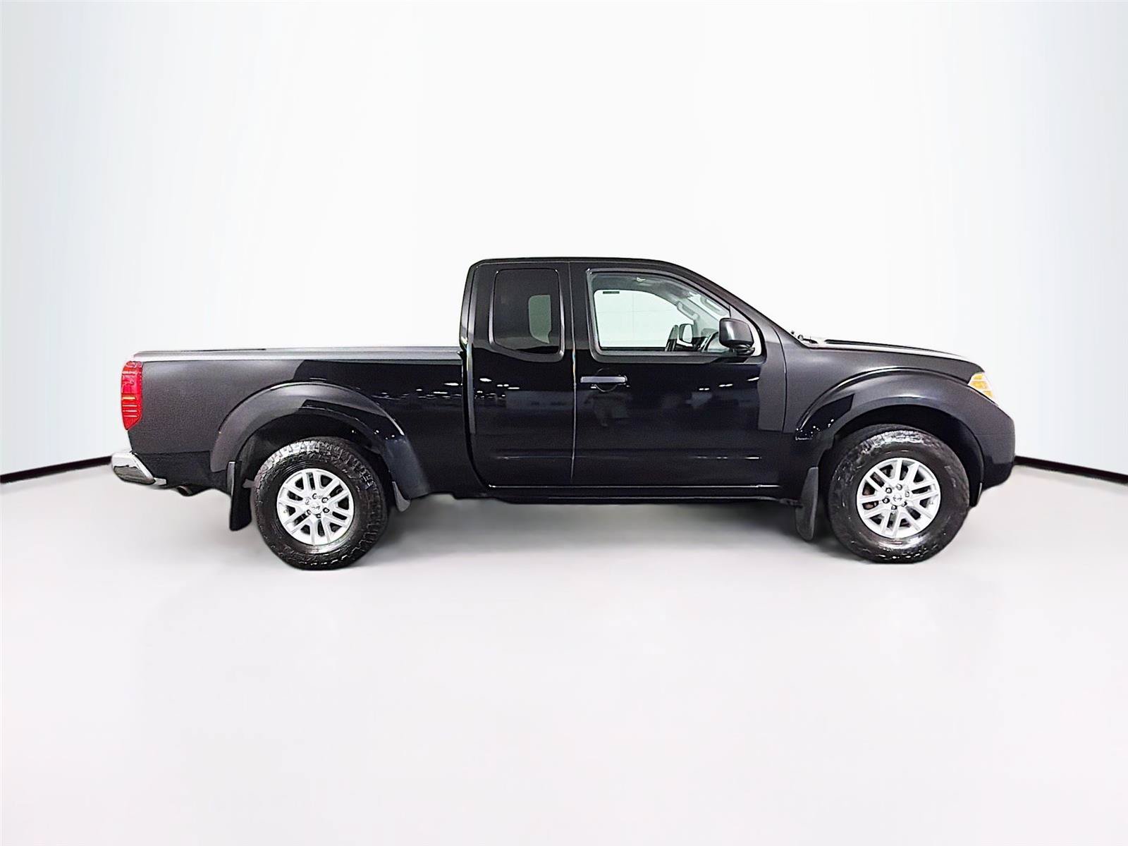 Used 2015 Nissan Frontier SV AWD/4WD image 12