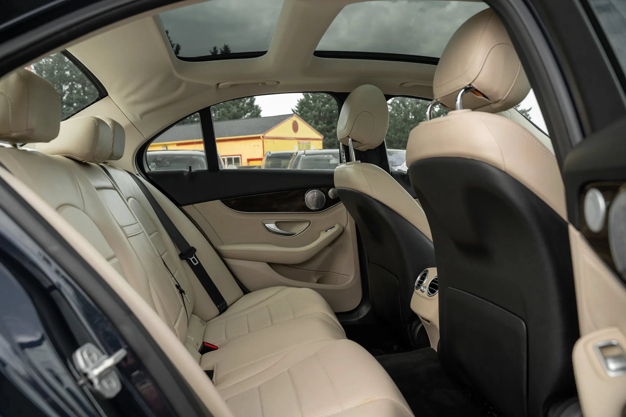 Used 2015 Mercedes-Benz C 300 4MATIC Sedan image 10