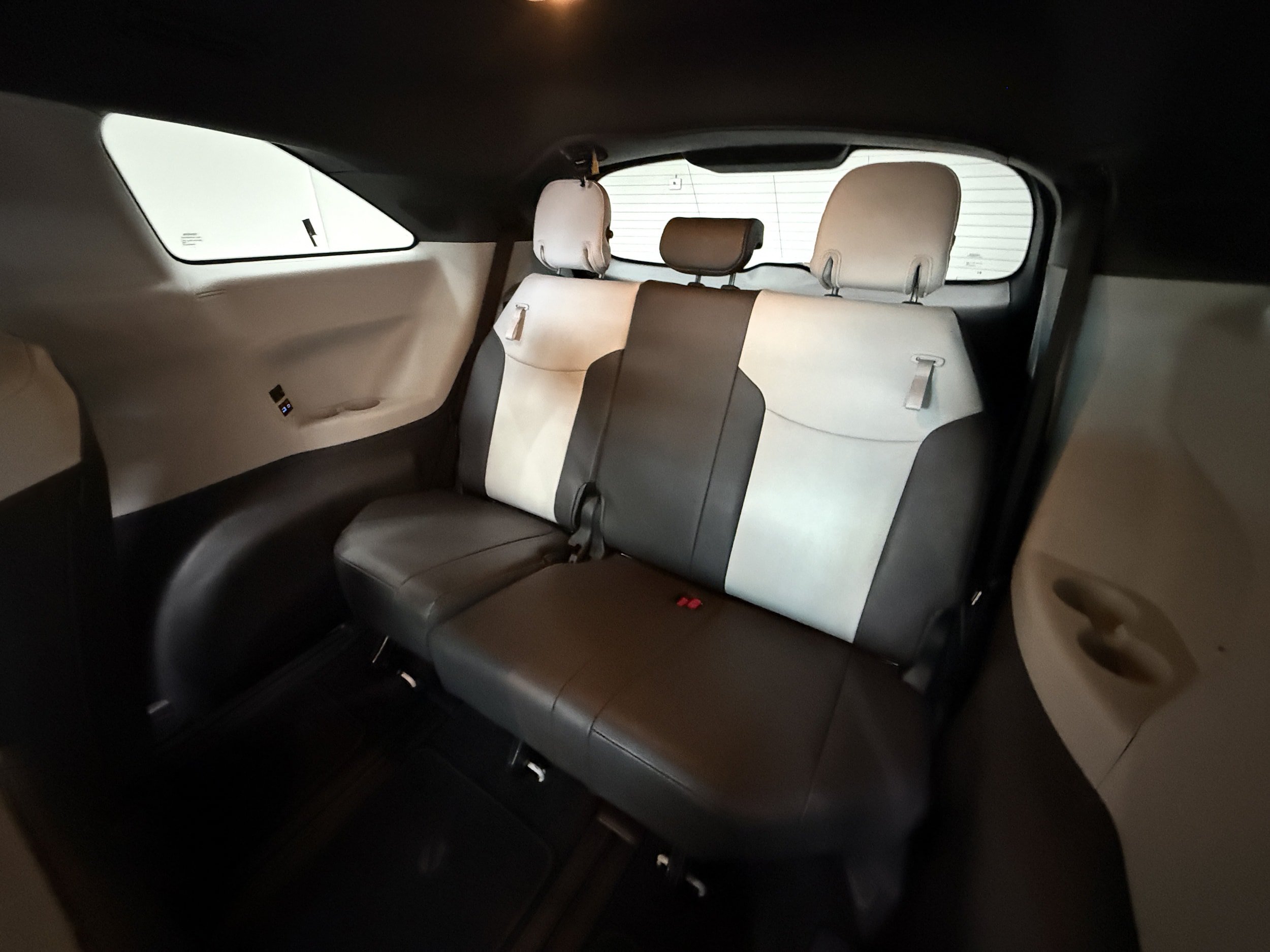Used 2023 Toyota Sienna XLE FWD image 29