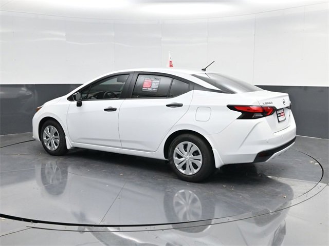 Used 2025 Nissan Versa S w/ Trunk Package image 5