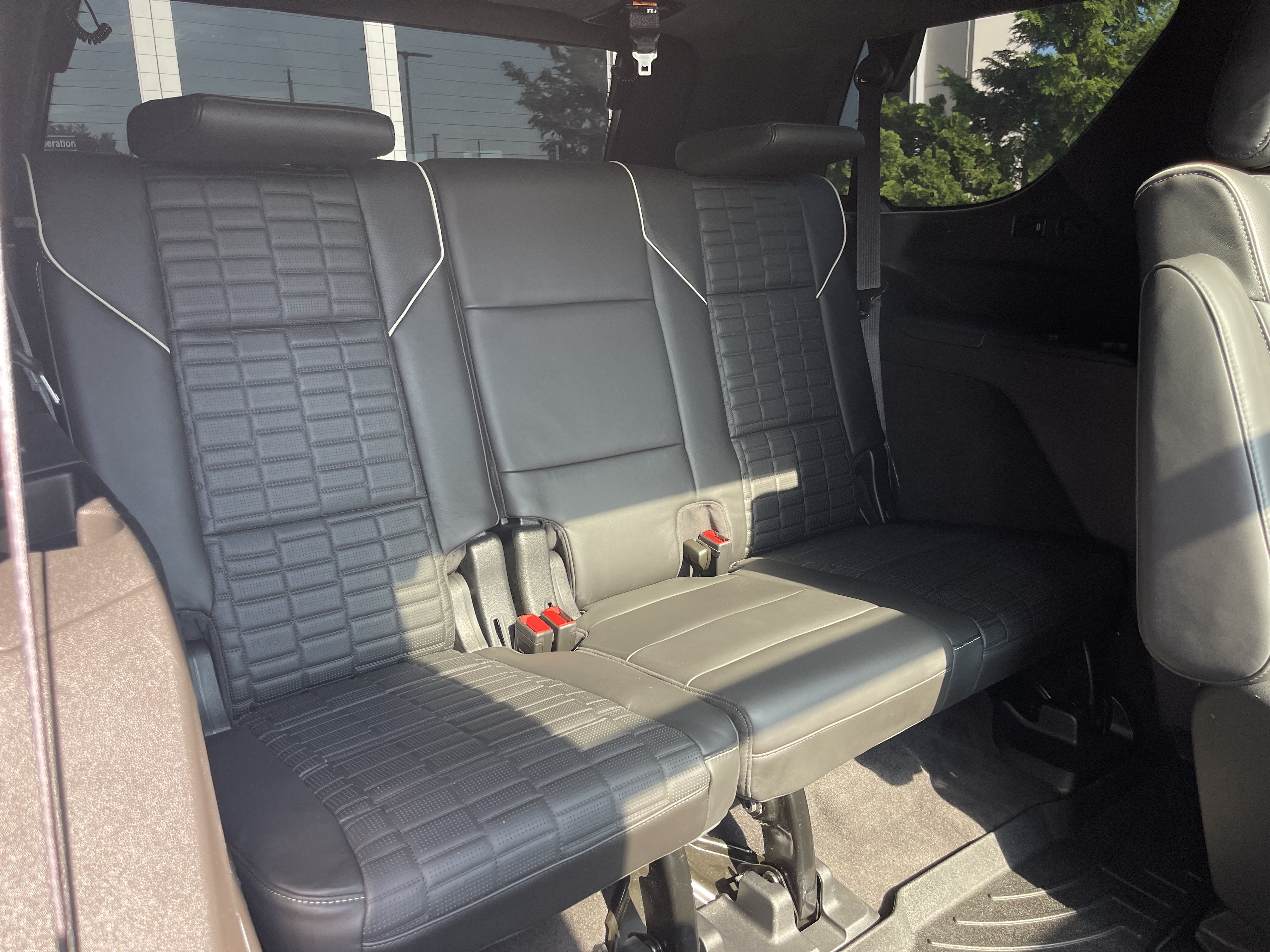 Used 2023 Cadillac Escalade Premium Luxury Platinum AWD/4WD image 27