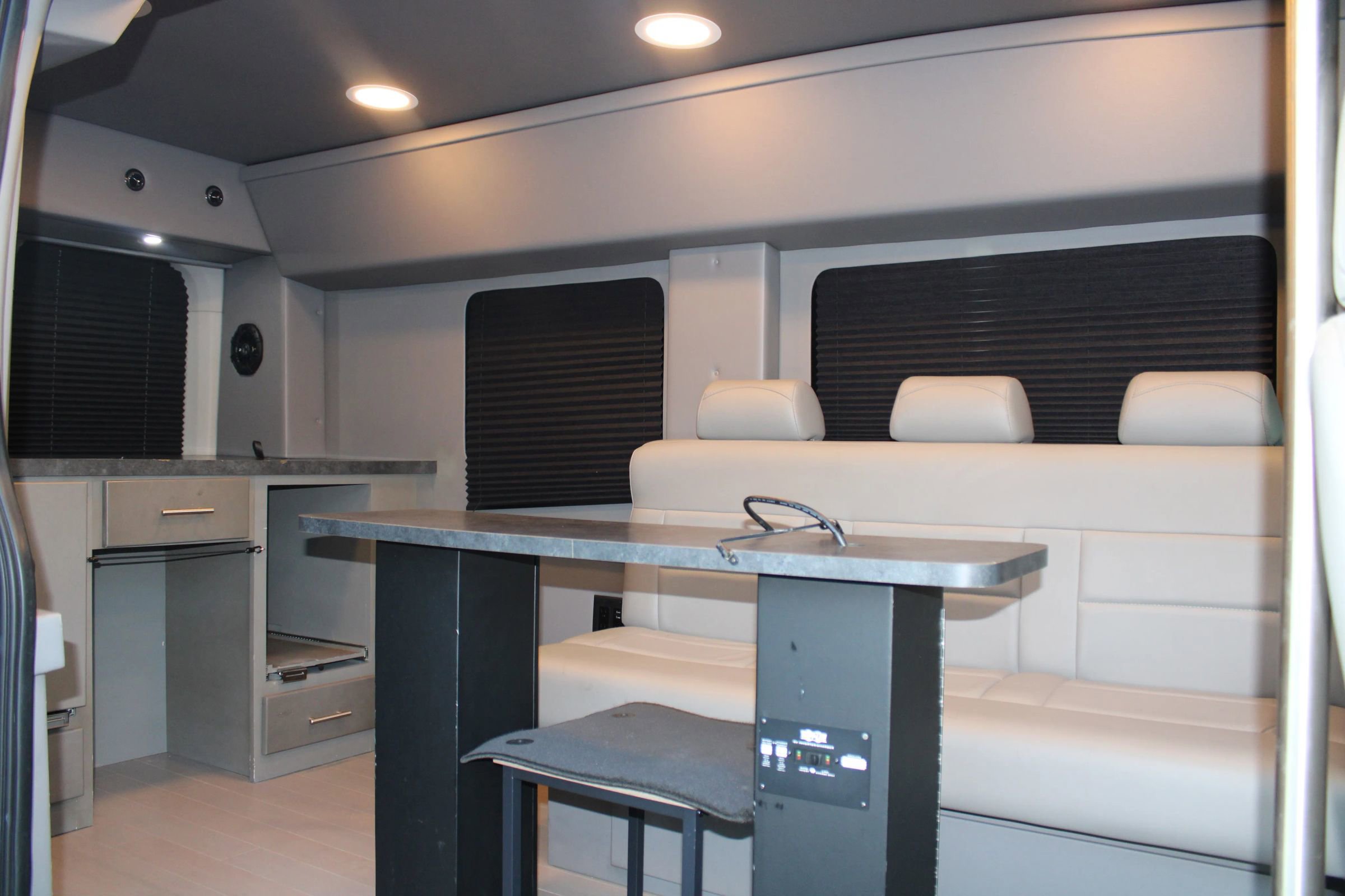 Used 2019 Ford Transit 350 XLT image 22