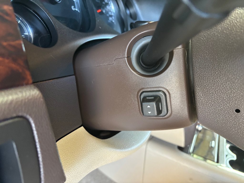 Used 2013 GMC Yukon XL Denali AWD/4WD image 17