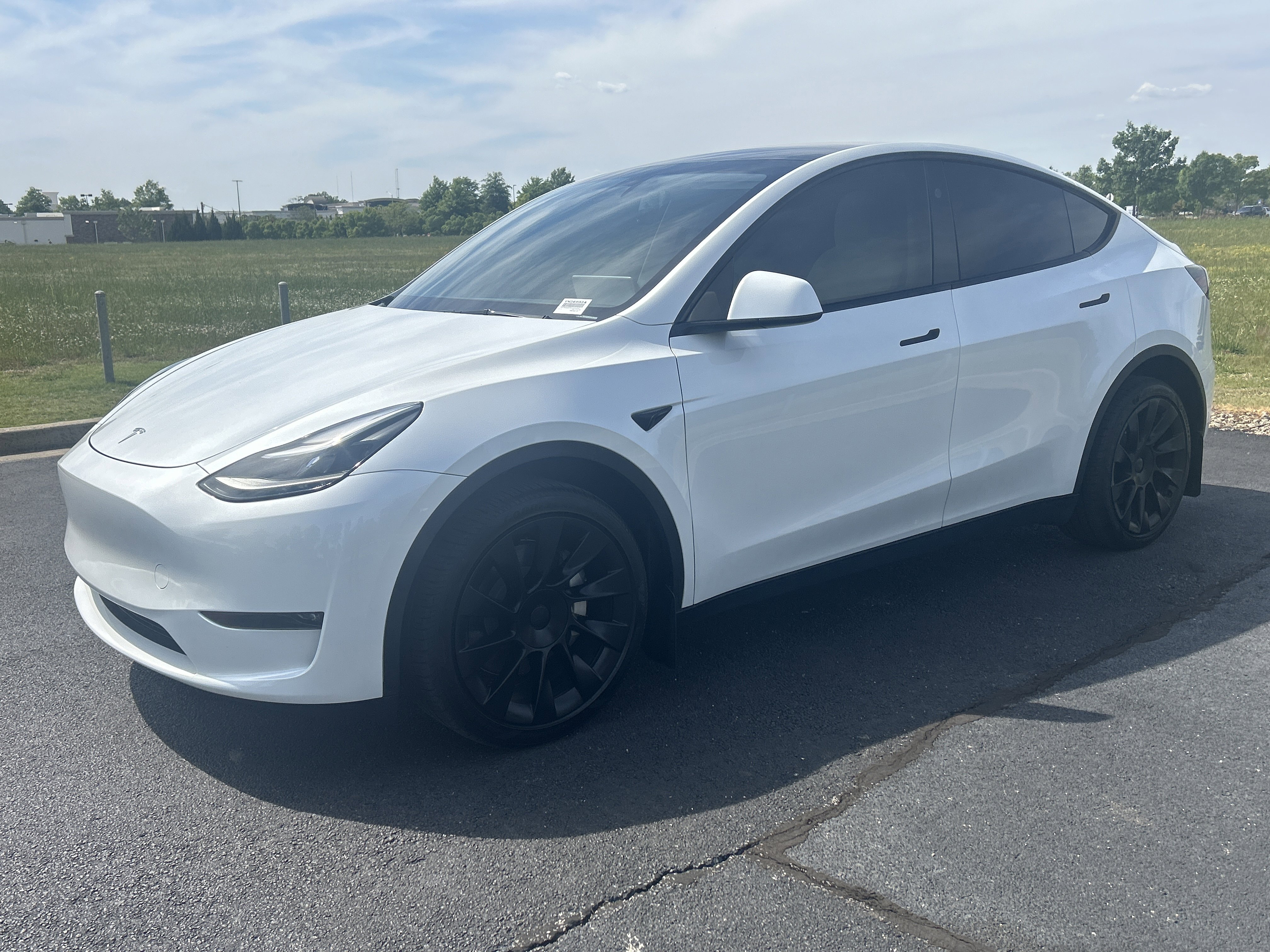 Used 2024 Tesla Model Y Long Range AWD/4WD image 5