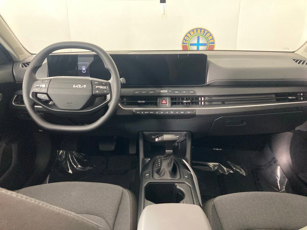New 2025 Kia K4 LXS image 6