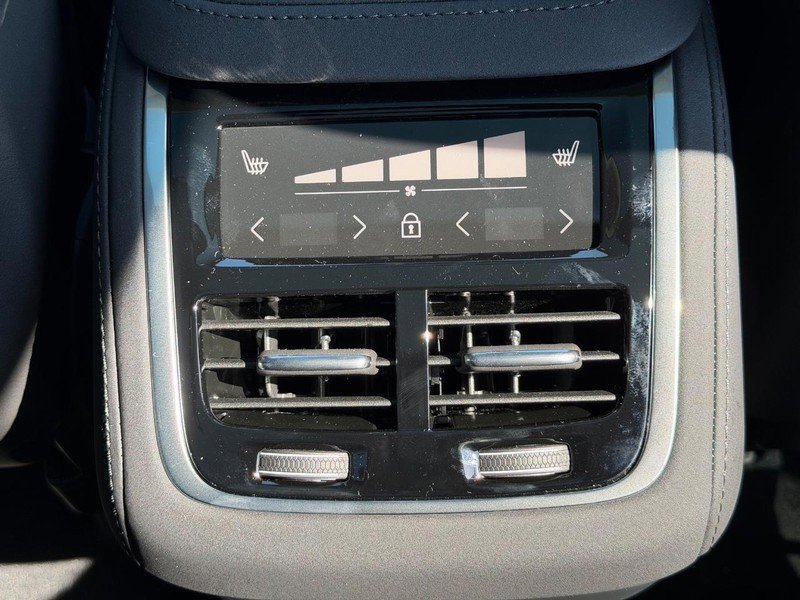 New 2026 Volvo XC90 B6 Plus w/ Protection Package Premier image 9