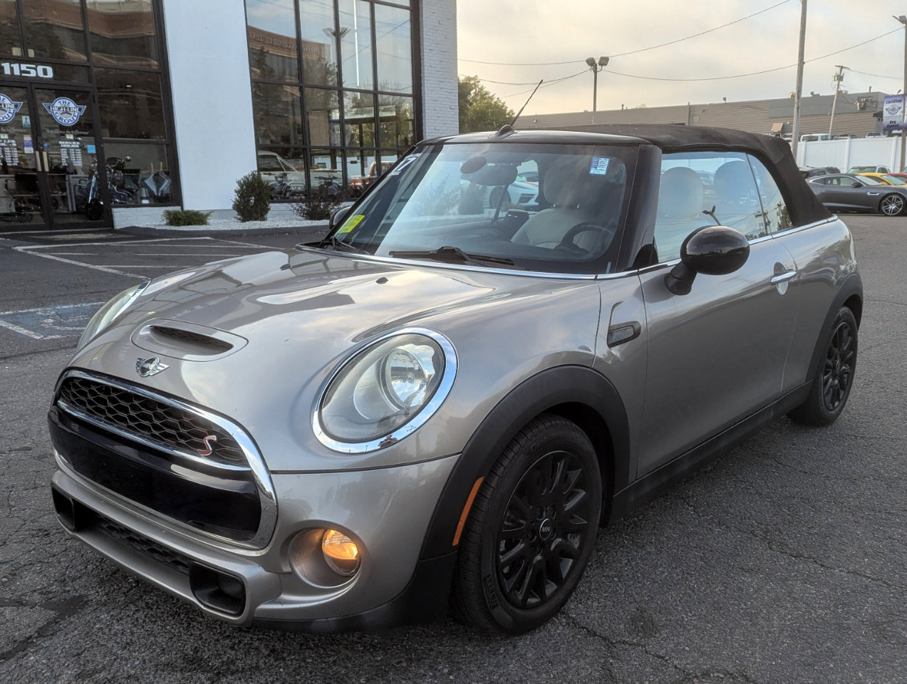 Used 2017 MINI Cooper S image 2