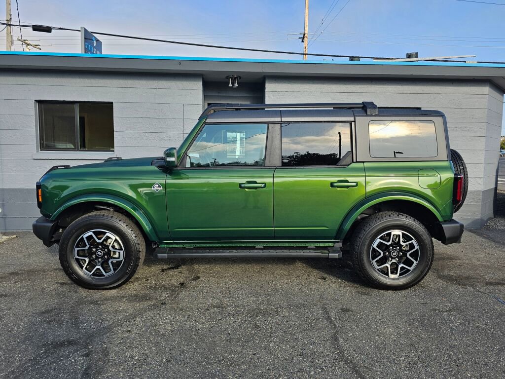 Used 2024 Ford Bronco Outer Banks image 3