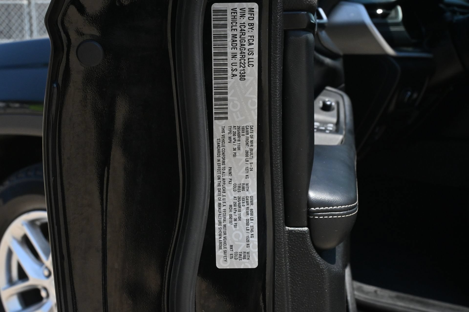 Used 2024 Jeep Grand Cherokee Laredo X RWD image 28
