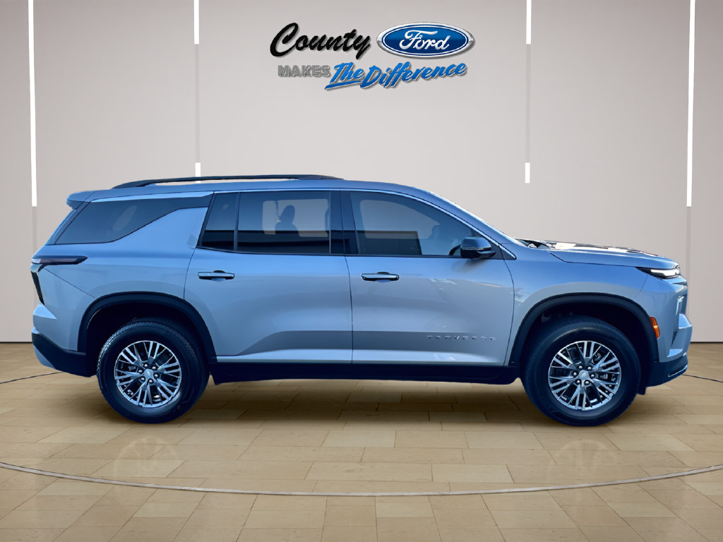 Used 2024 Chevrolet Traverse LT FWD image 8