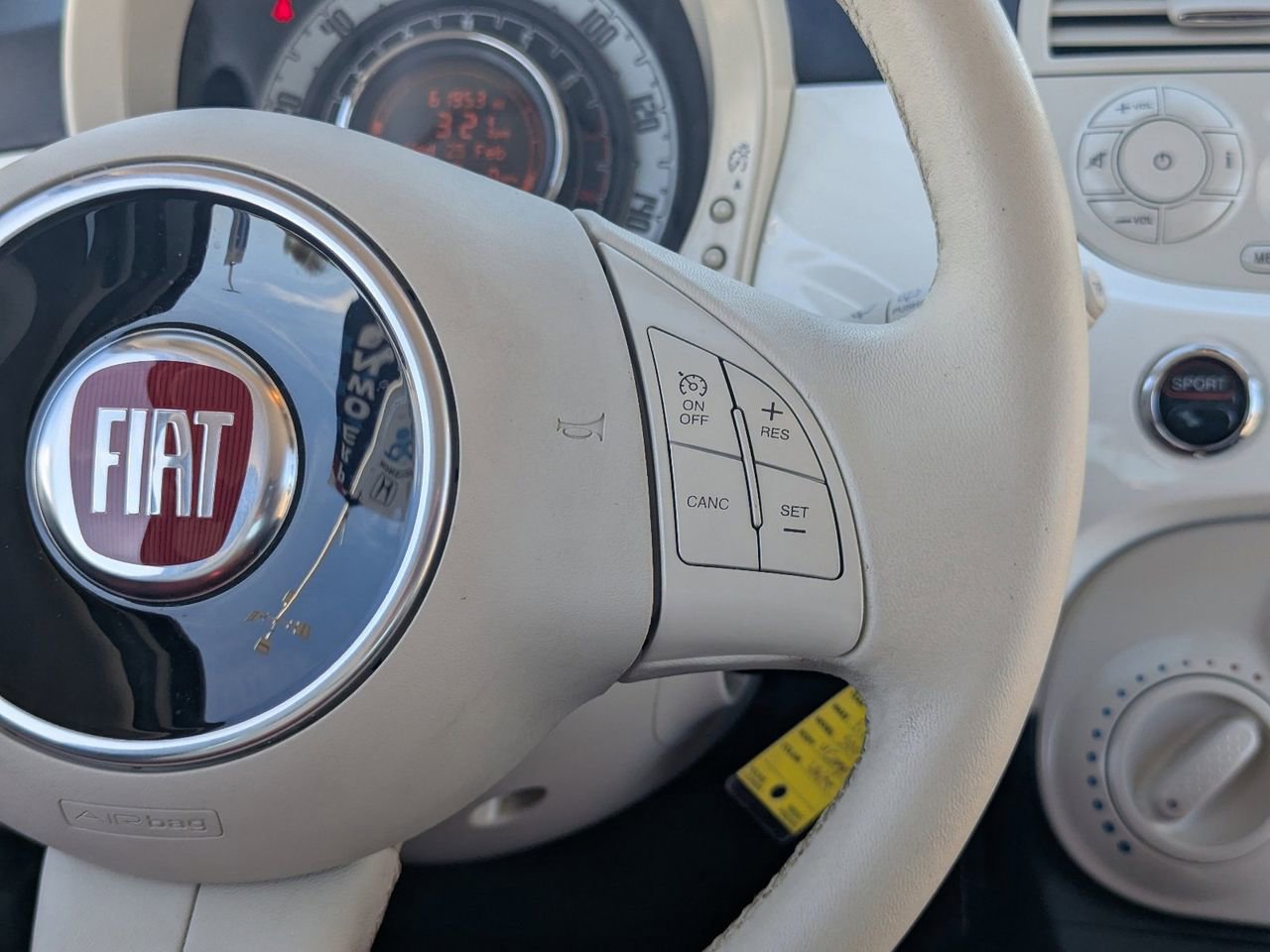 Used 2015 FIAT 500 Pop image 17