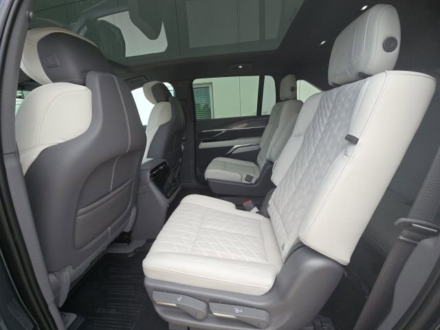 New 2026 Cadillac Escalade IQ Sport 1 w/ LPO, ONYX Package AWD/4WD image 14