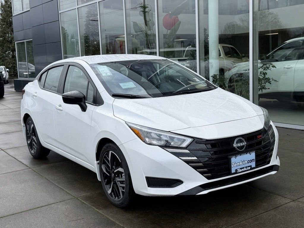 New 2025 Nissan Versa SR w/ Trunk Package image 2