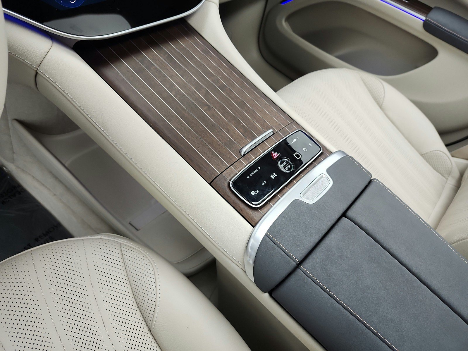 New 2027 Mercedes-Benz EQS 400 4MATIC SUV image 10