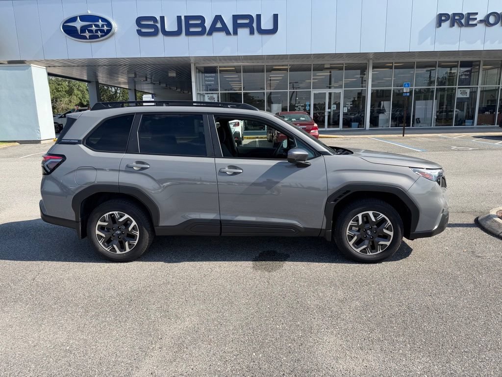 Used 2026 Subaru Forester Premium AWD/4WD image 2