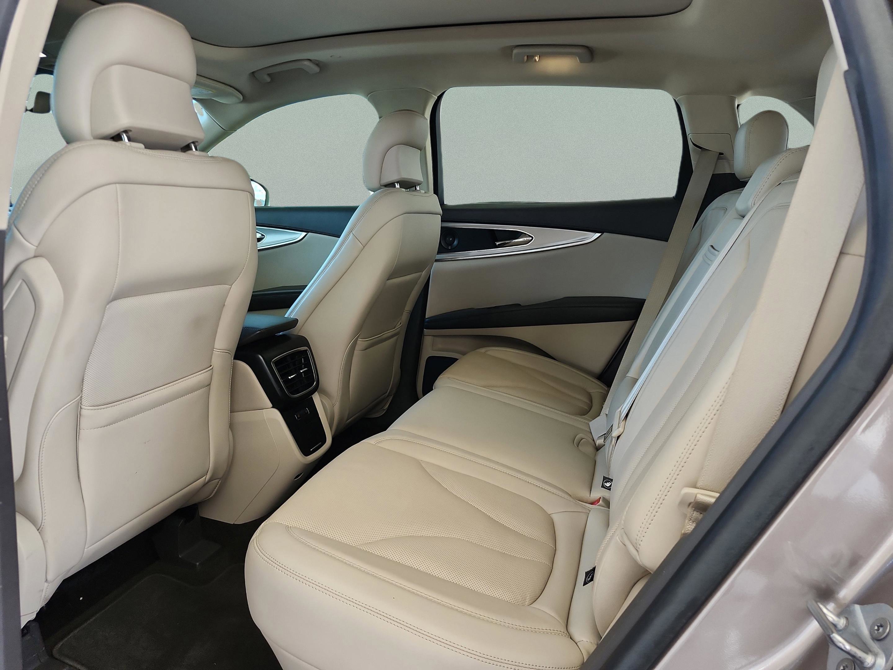 Used 2019 Lincoln Nautilus Reserve image 19