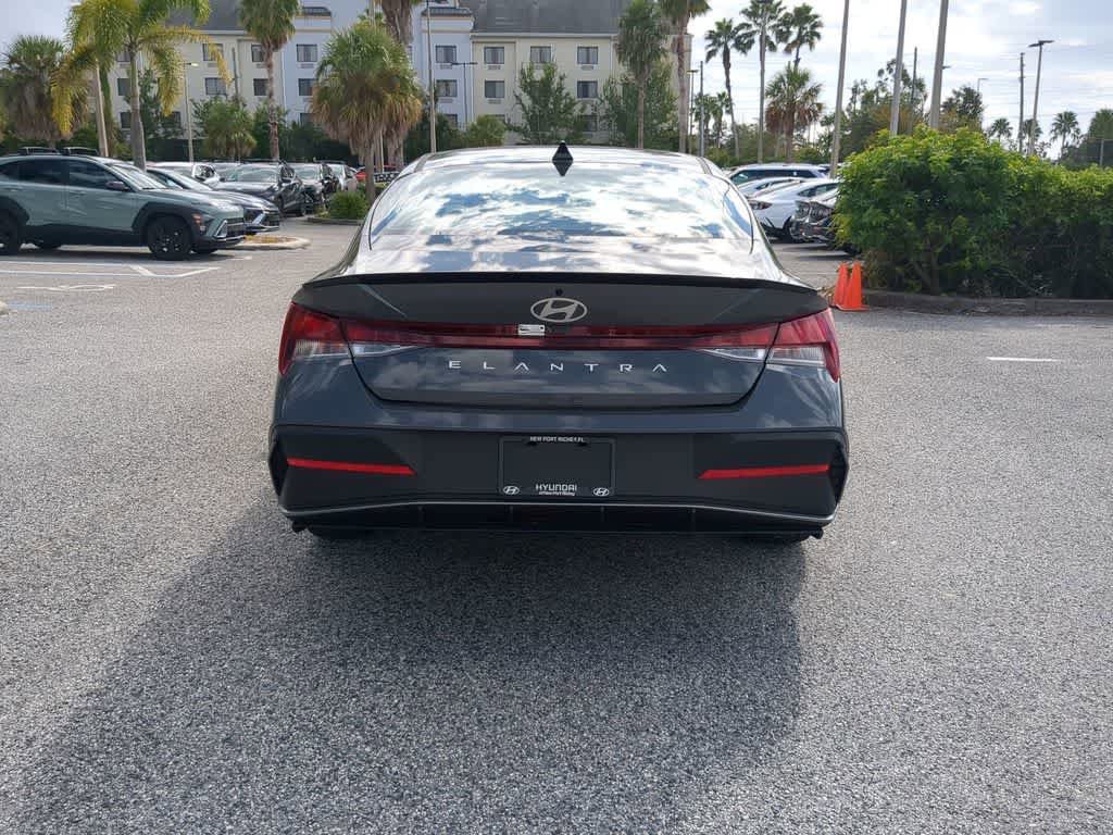 New 2026 Hyundai Elantra SEL Sport FWD image 6