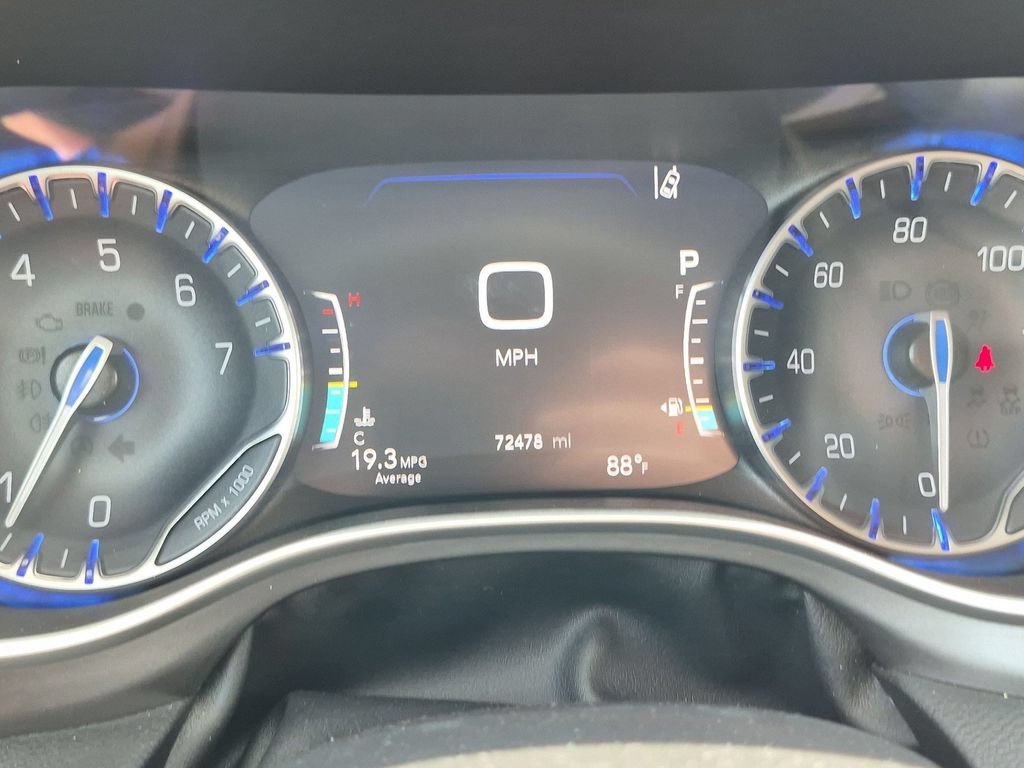 Used 2023 Chrysler Pacifica Touring-L FWD image 22