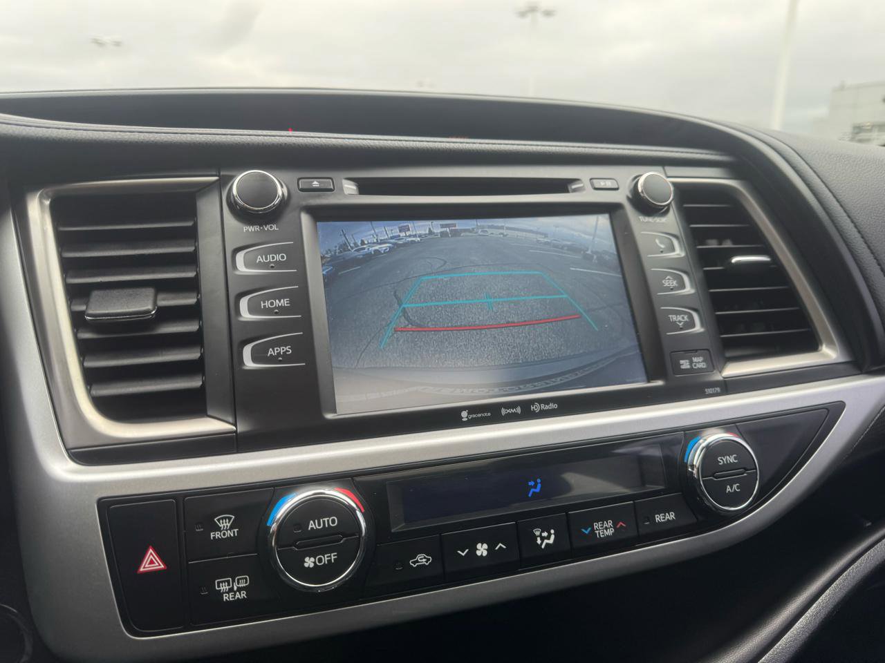 Used 2017 Toyota Highlander SE AWD/4WD image 53