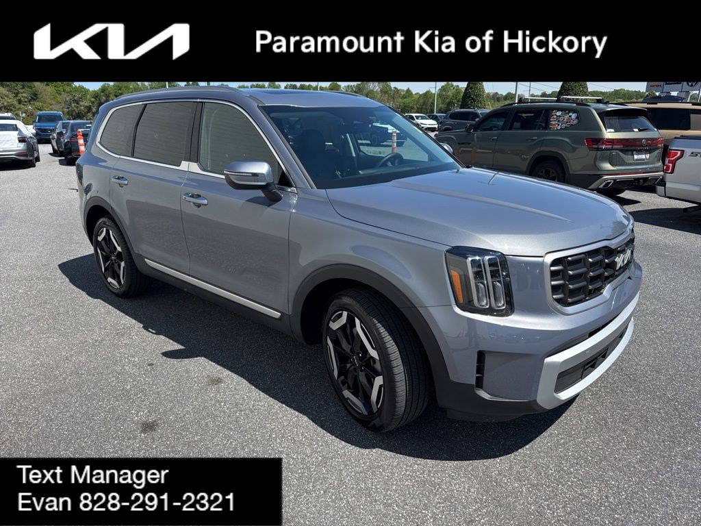 Used 2025 Kia Telluride S image 3