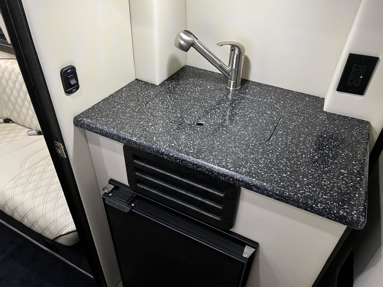 Used 2021 Mercedes-Benz Sprinter 3500 image 21