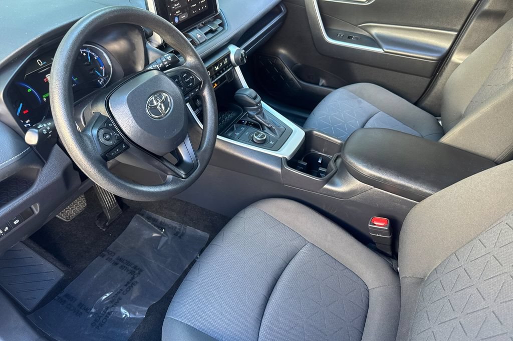 Certified 2025 Toyota RAV4 XLE AWD/4WD image 9