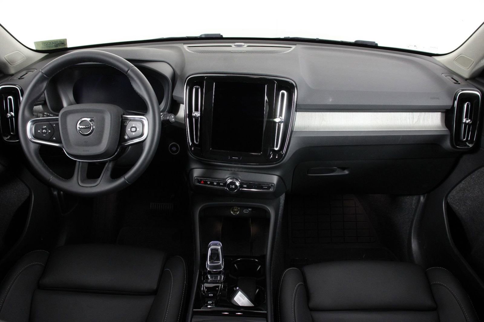 Used 2026 Volvo XC40 B5 Ultra w/ Climate Package AWD/4WD image 7