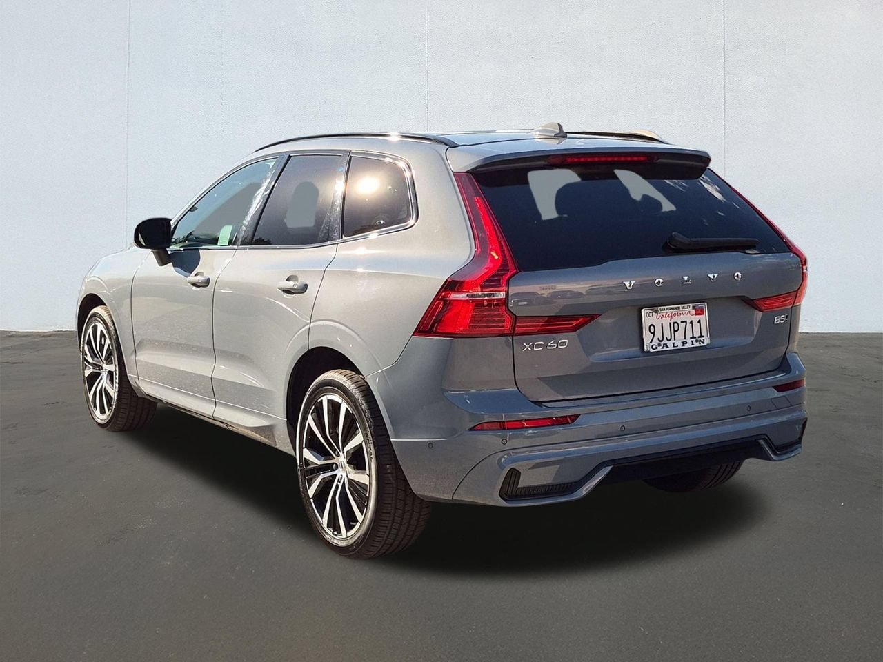 Certified 2024 Volvo XC60 B5 Plus w/ Protection Package Premier AWD/4WD image 7