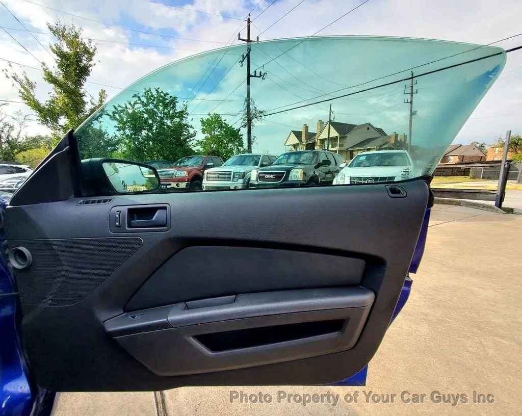 Used 2013 Ford Mustang Coupe image 19