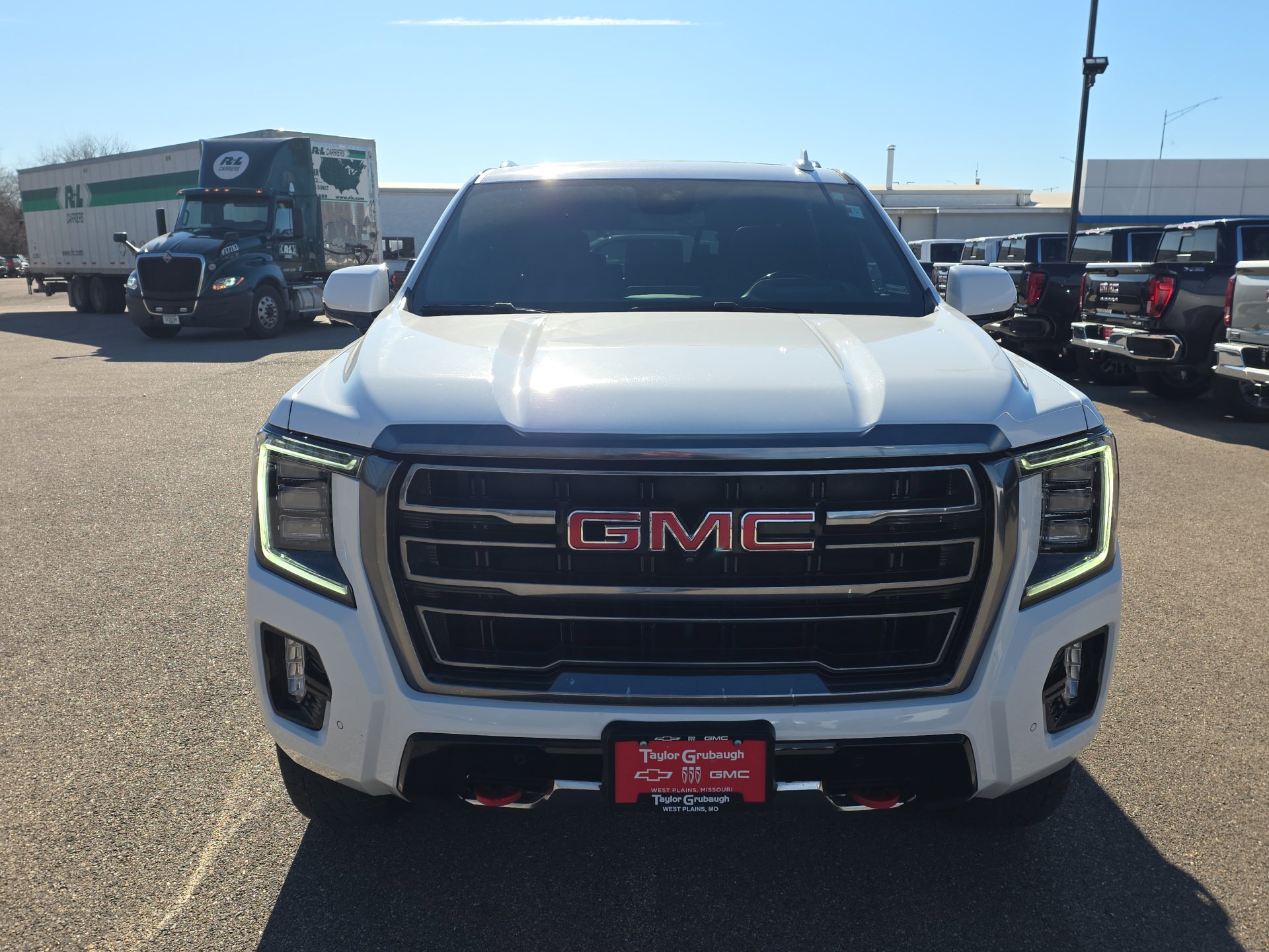 Used 2023 GMC Yukon XL AT4 w/ Technology Package image 3