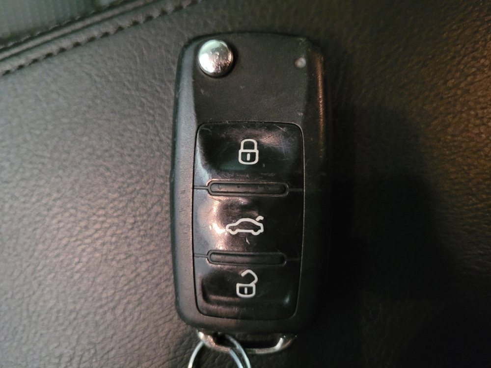 Used 2016 Volkswagen Passat 1.8T S image 32