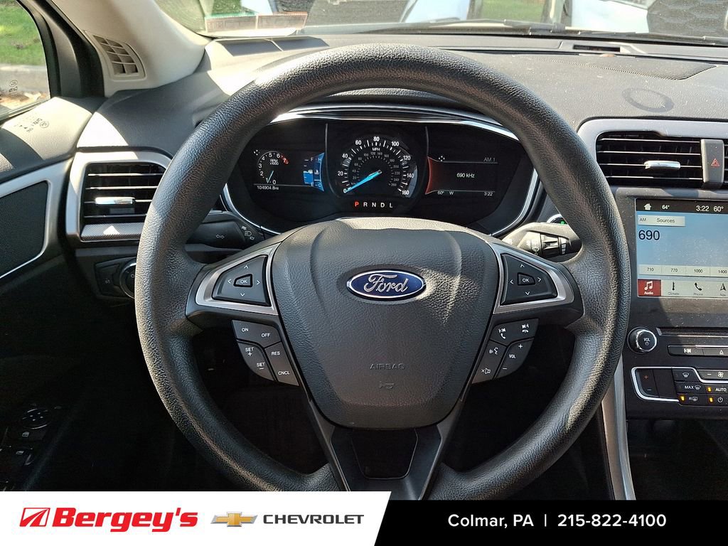Used 2017 Ford Fusion SE w/ Fusion SE Technology Package FWD image 21