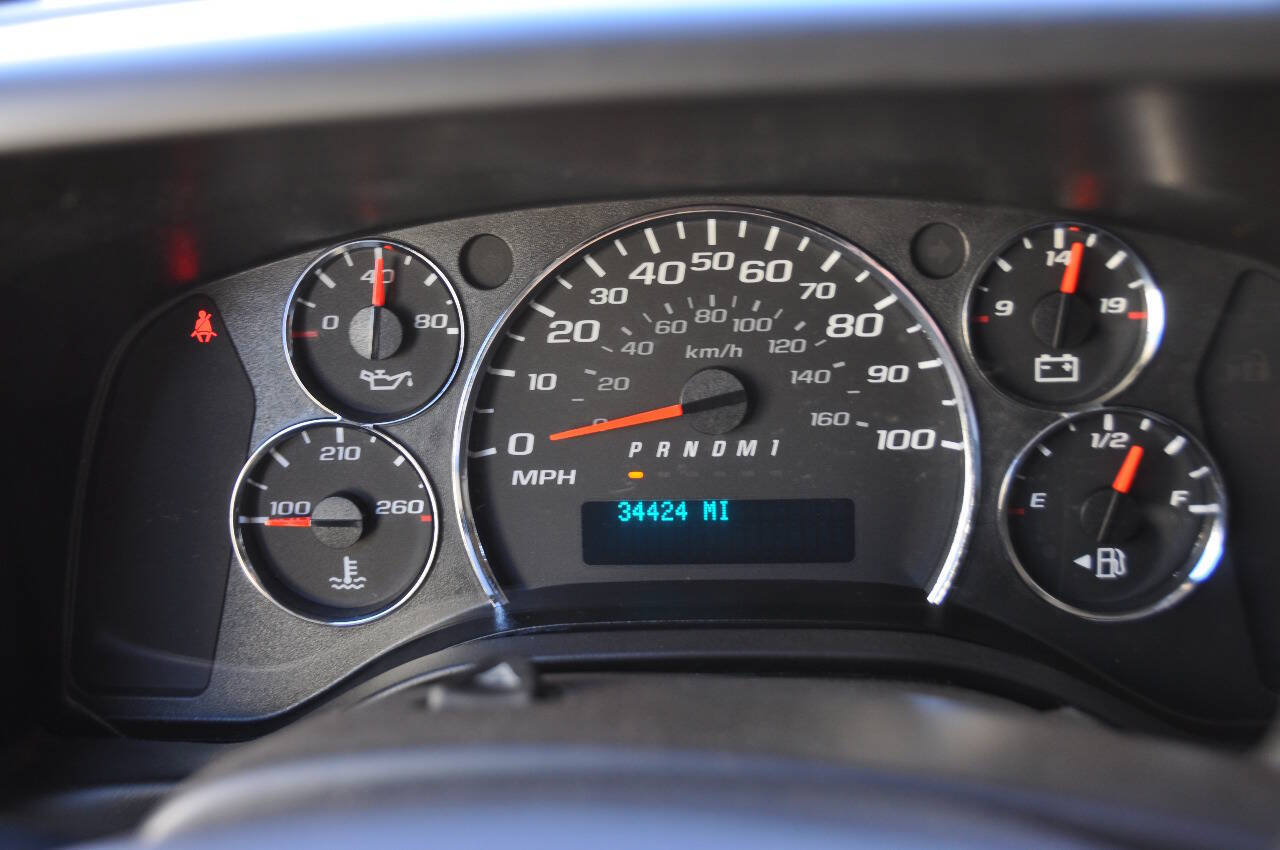 Used 2015 GMC Savana 2500 LS w/ Cold Climate Package RWD image 16