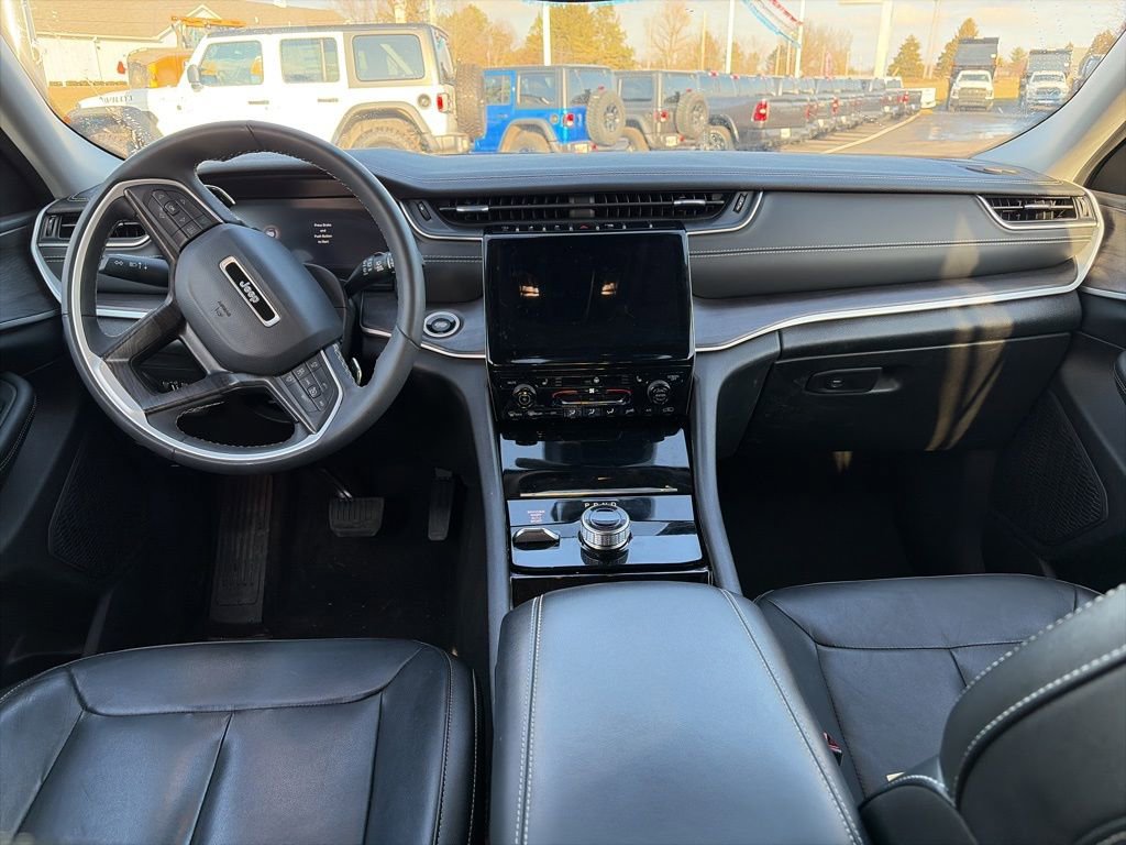 Used 2023 Jeep Grand Cherokee L Limited image 4