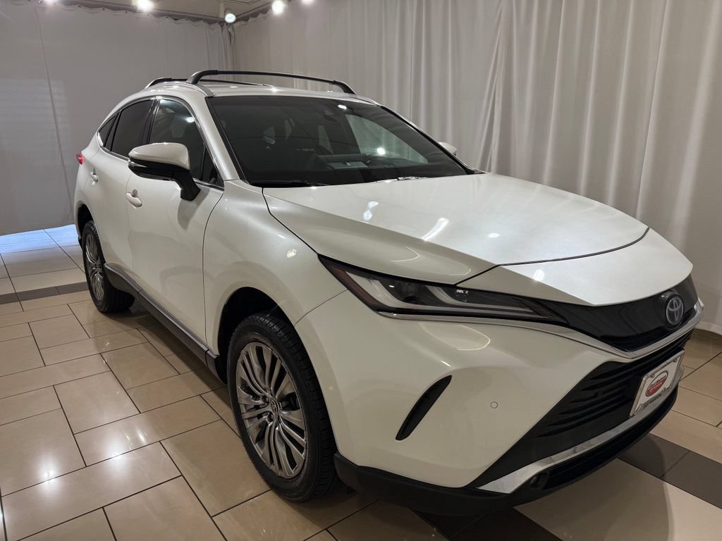 Certified 2023 Toyota Venza XLE AWD/4WD image 7