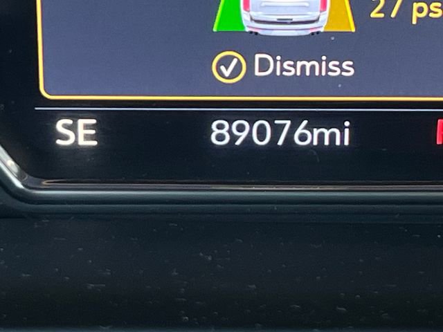 Used 2021 GMC Yukon SLT w/ SLT Premium Package image 22