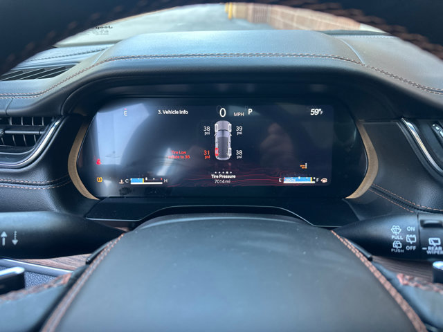 Used 2025 Jeep Grand Cherokee Summit w/ Obsidian Package image 18