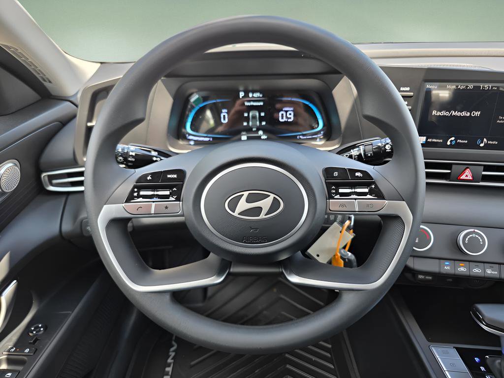 New 2026 Hyundai Elantra SE FWD image 16