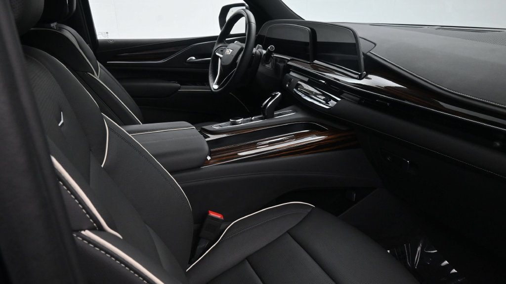 Certified 2023 Cadillac Escalade Premium Luxury RWD image 9