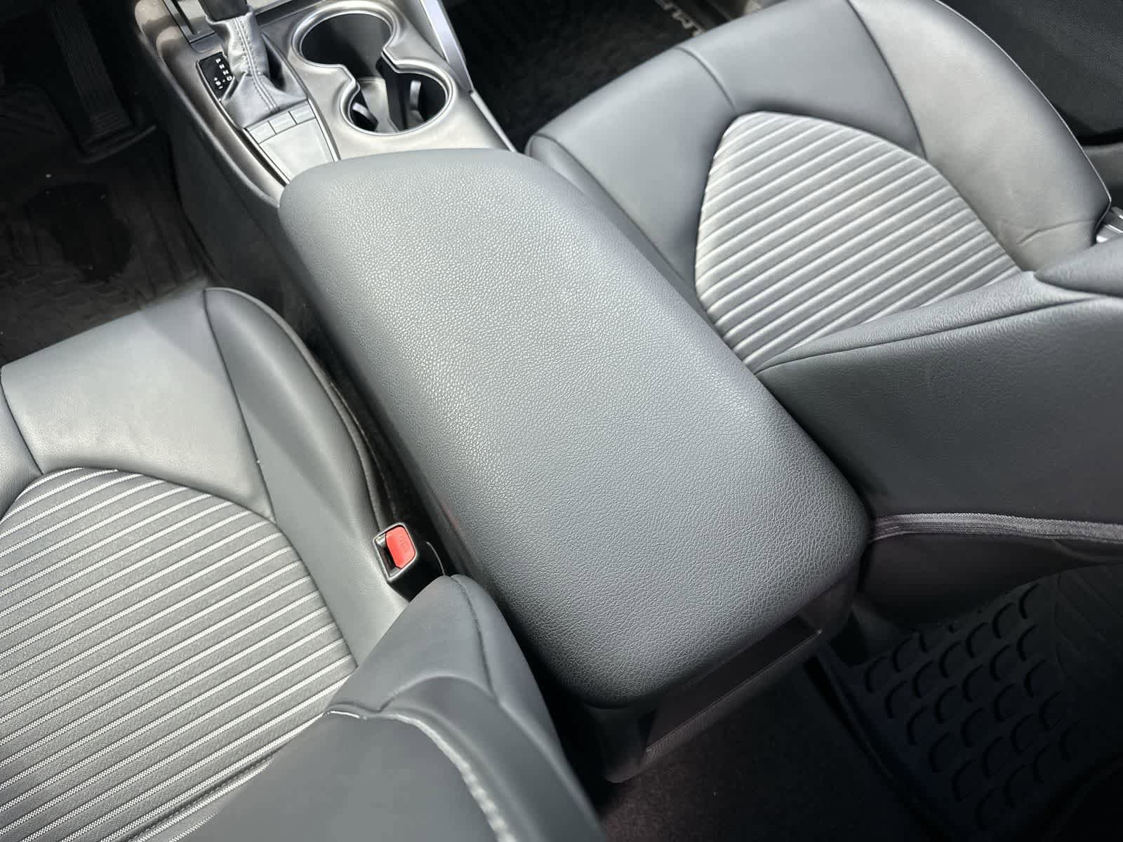 Used 2024 Toyota Camry SE FWD image 21