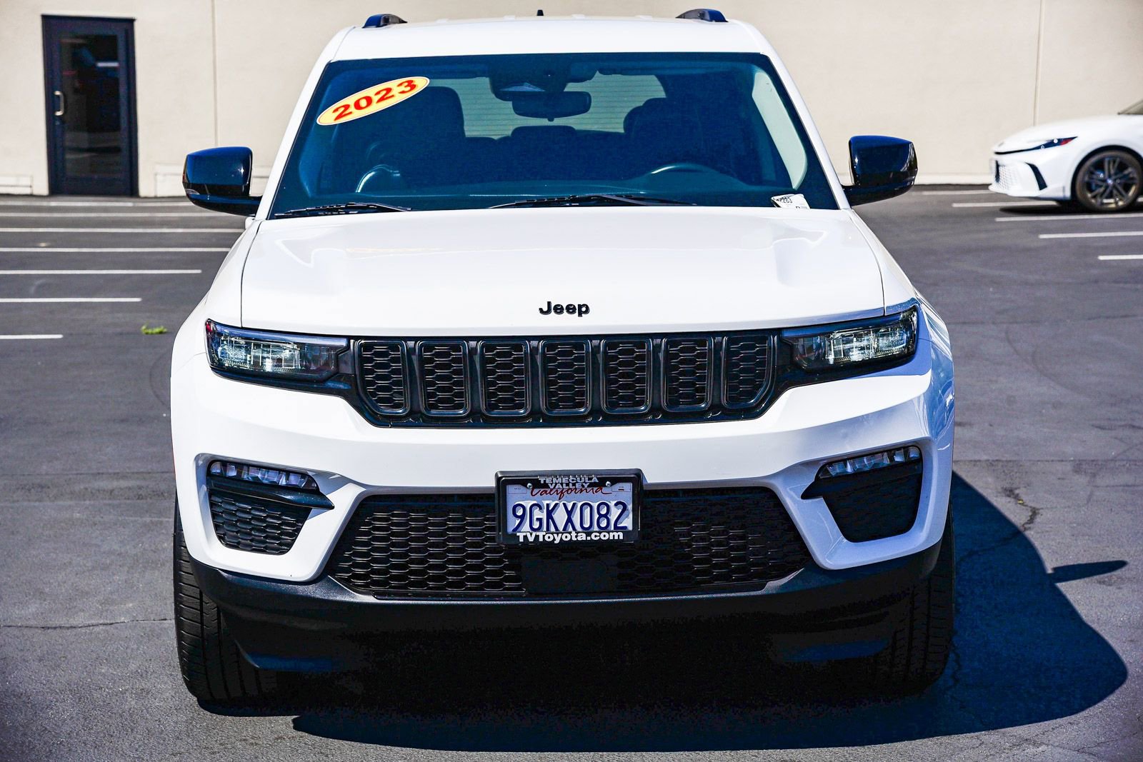 Used 2023 Jeep Grand Cherokee Limited w/ Black Appearance Package image 2