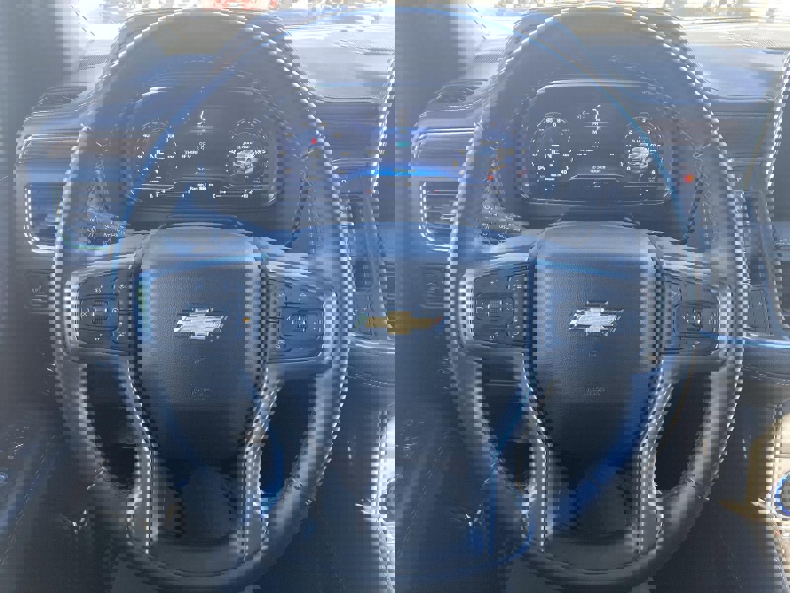 Used 2023 Chevrolet Suburban Premier image 6