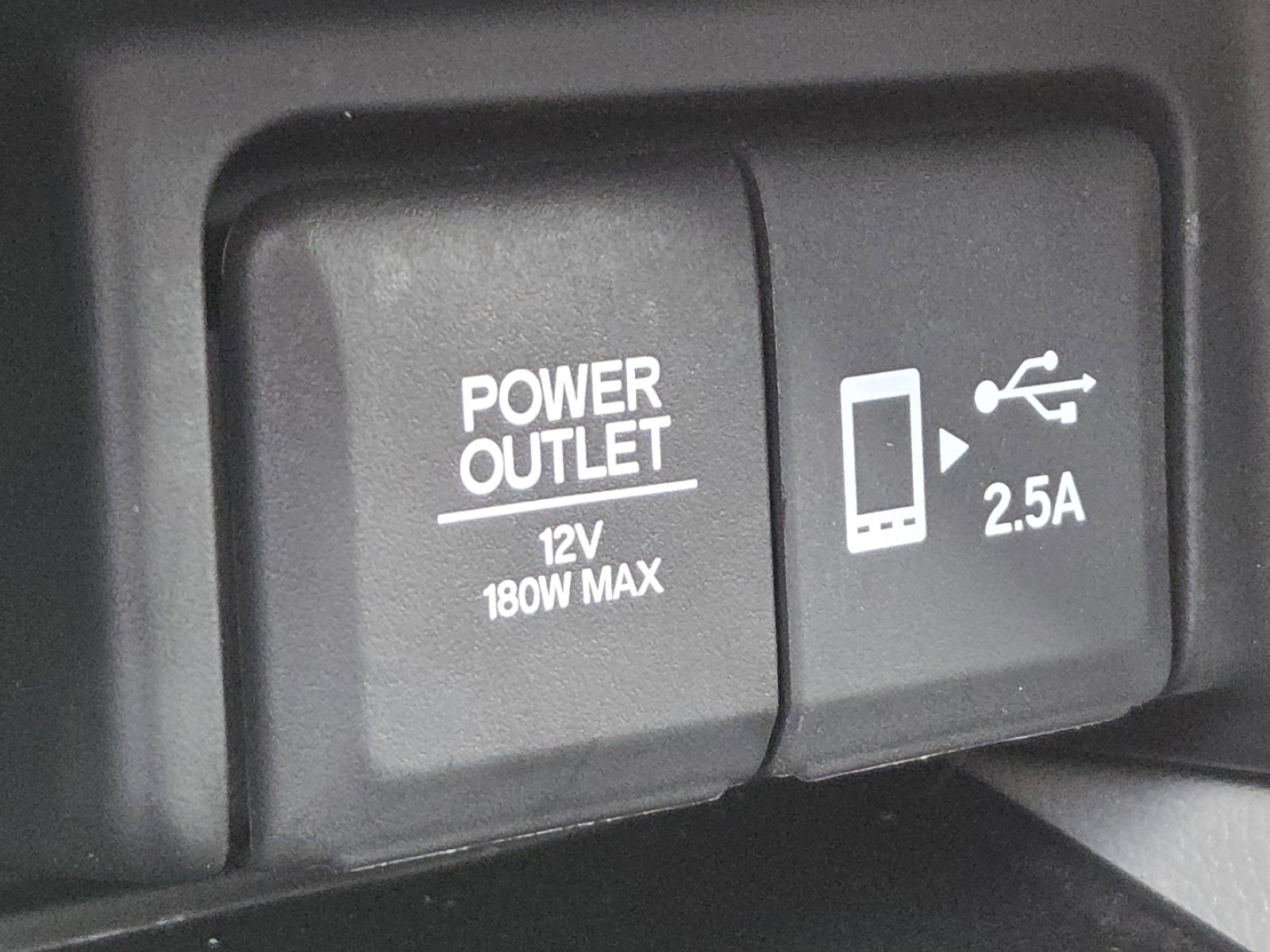 Used 2021 Honda Pilot Touring image 7