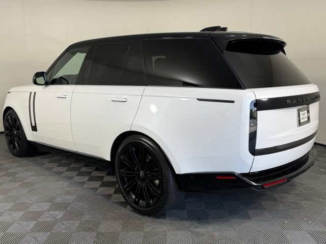 Used 2024 Land Rover Range Rover SE AWD/4WD image 4