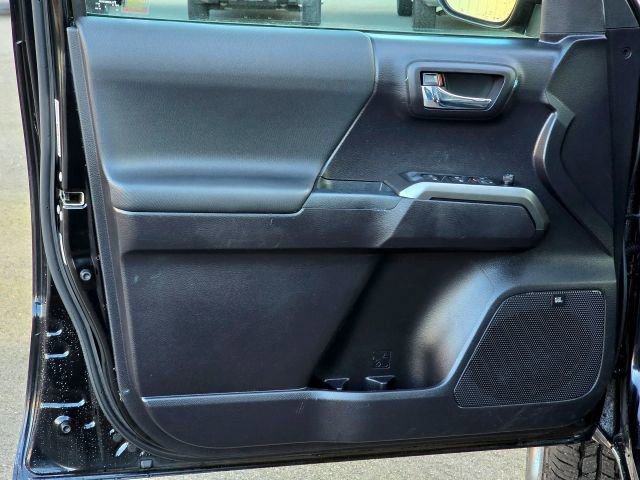 Used 2020 Toyota Tacoma TRD Off-Road w/ TRD Premium Off Road Package image 25