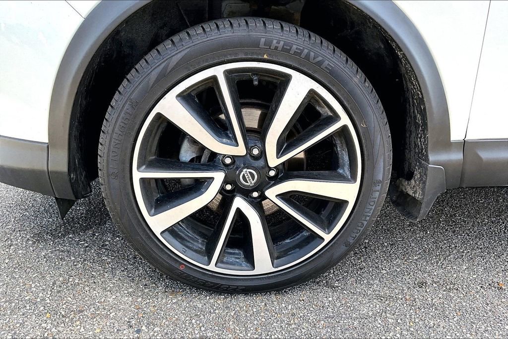 Used 2017 Nissan Rogue Sport SL w/ SL Premium Package image 4