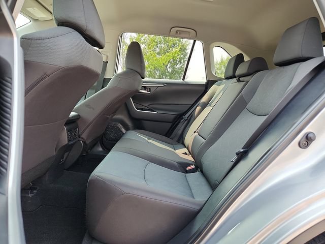 Used 2025 Toyota RAV4 XLE AWD/4WD image 10