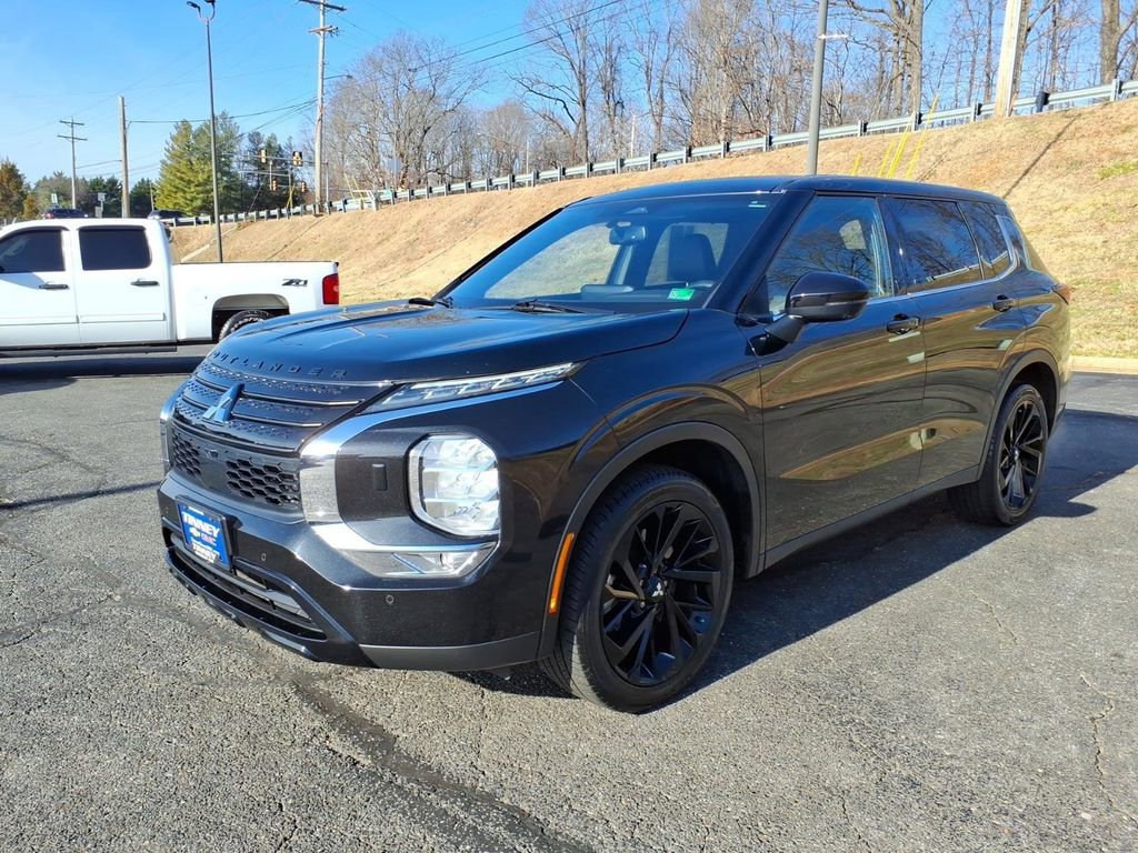 Used 2023 Mitsubishi Outlander SEL Black Edition image 7